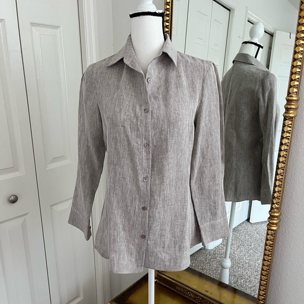 Classic Linen-Blend Button-Up Blouse in Light Gray